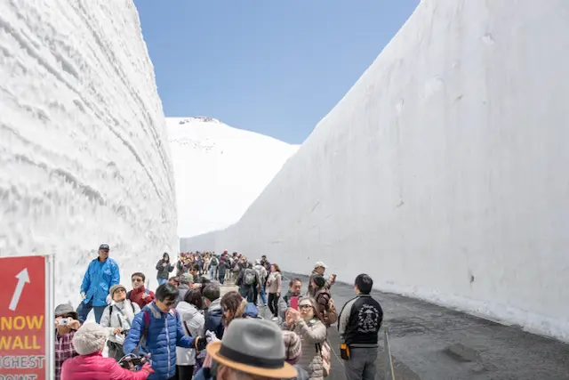 Kurobe Alpine Adventure: From Snowy Peaks to Cool Summers & Fiery Autumn Colors